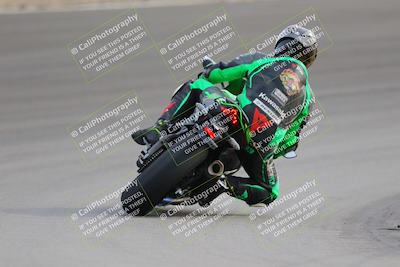 media/Dec-17-2022-SoCal Trackdays (Sat) [[224abd9271]]/Turn 10 Backside (120pm)/